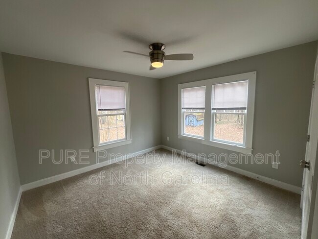 Building Photo - 3355 E Ridge Rd