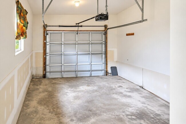 Building Photo - 1805 Bayou Homes Dr