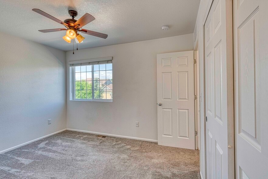 Building Photo - 1154 Telleen Ave