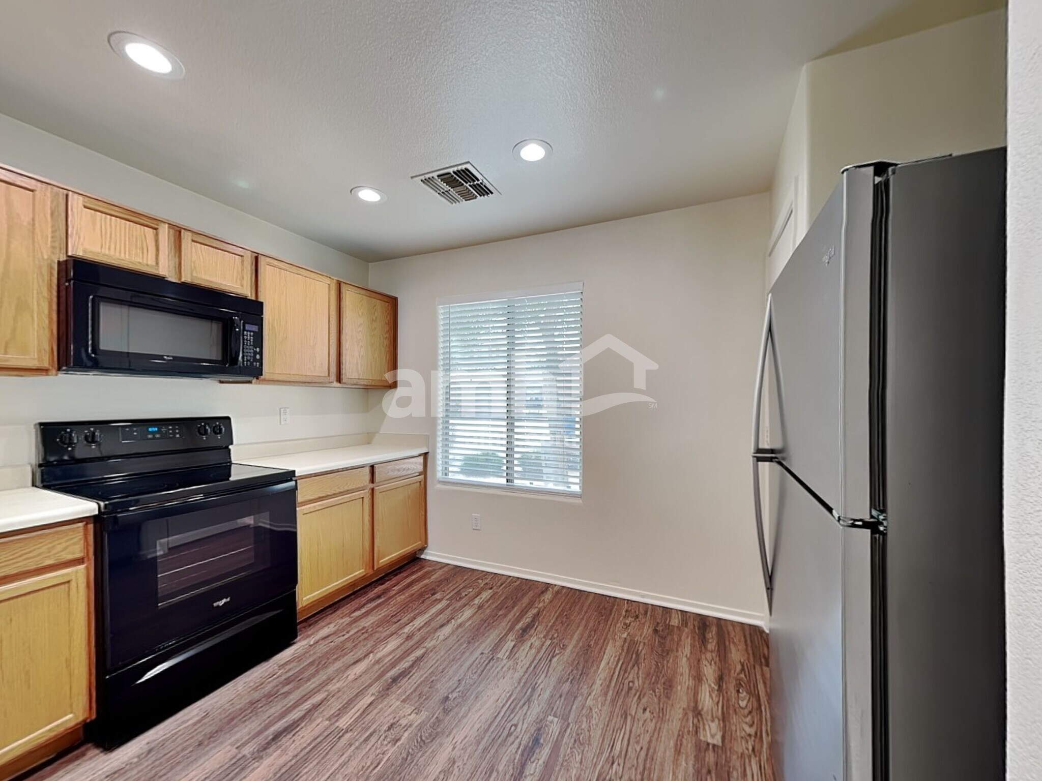 Building Photo - 18554 W Mariposa Dr