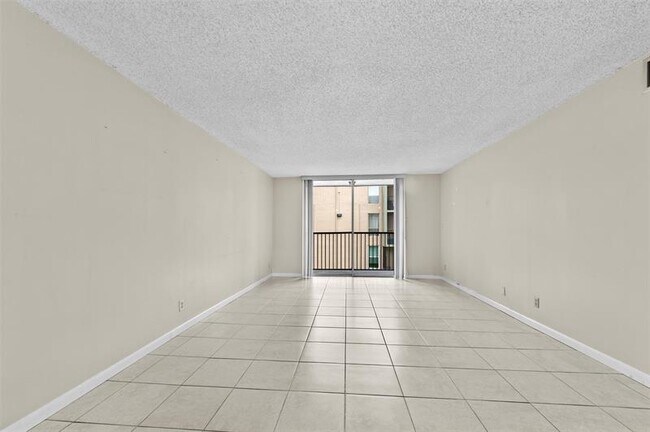 Building Photo - 7173 Orange Dr