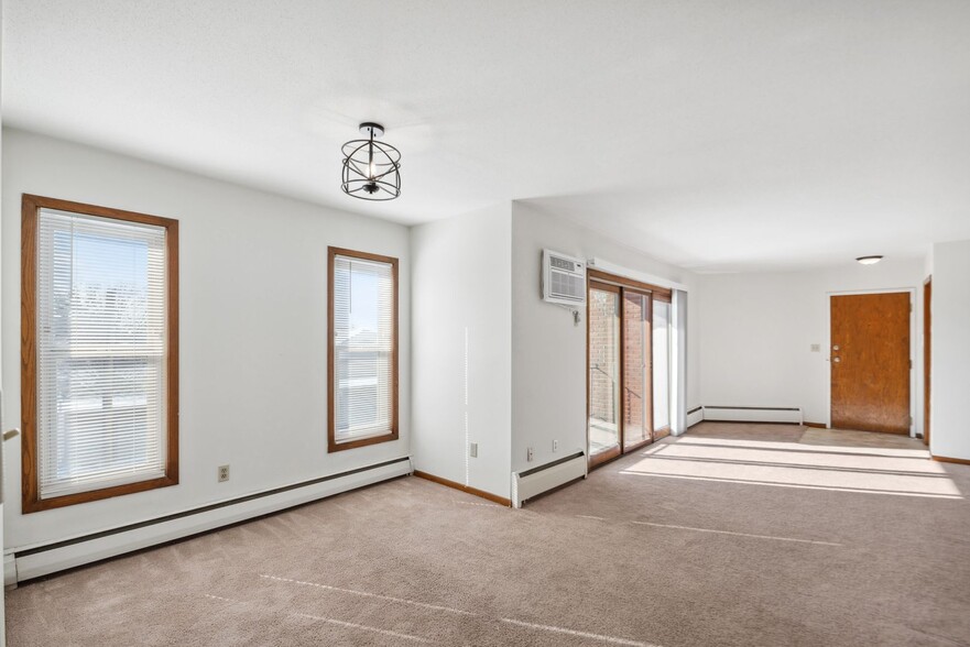 Interior Photo - Rose Mall Apartments