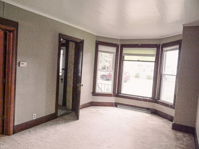 Building Photo - 1 br, 1 bath Duplex - 511 South 3rd Street 1