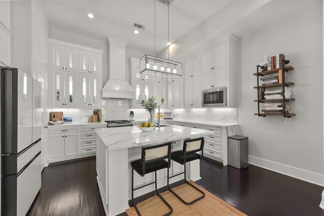 Building Photo - 2020 McGowen St