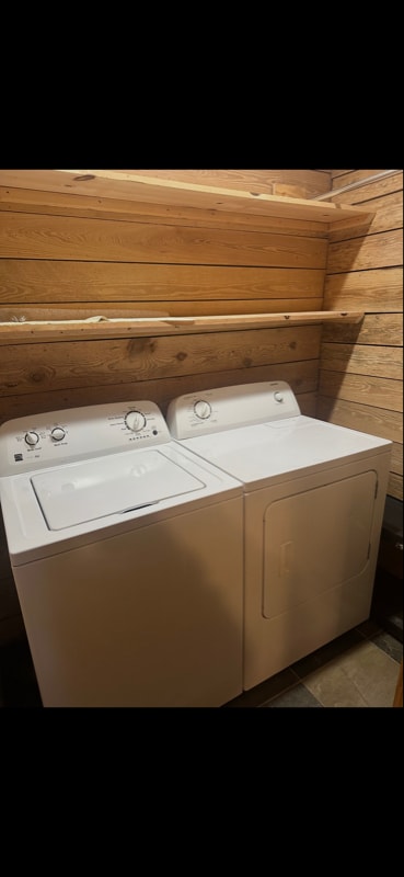 Building Photo - 2042 Mud Rd