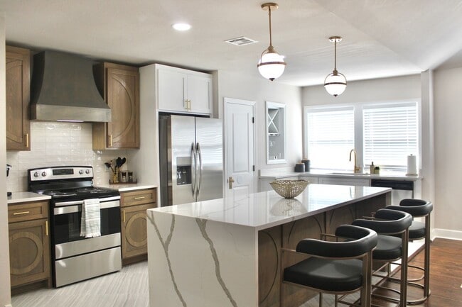 Primary Photo - Rosedale