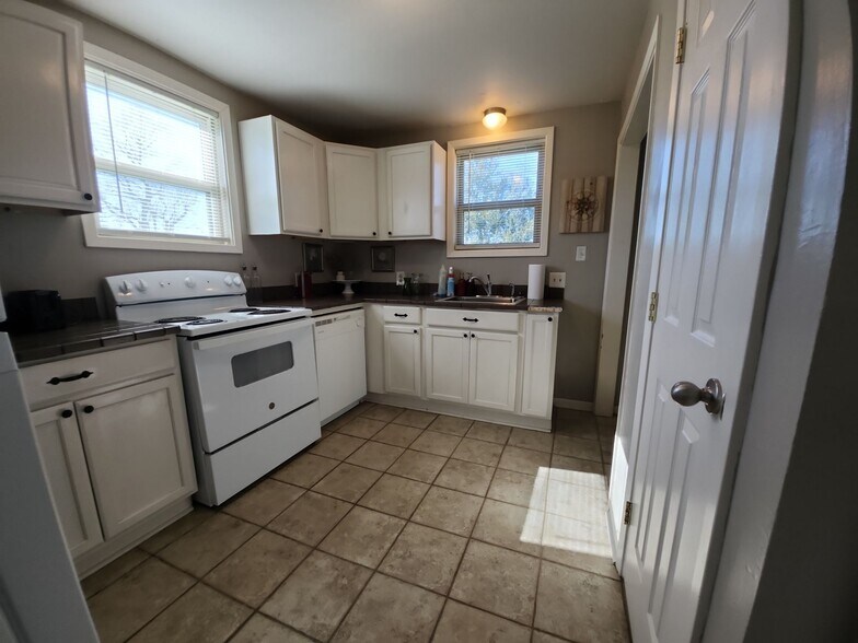 Building Photo - 1902 Grant St