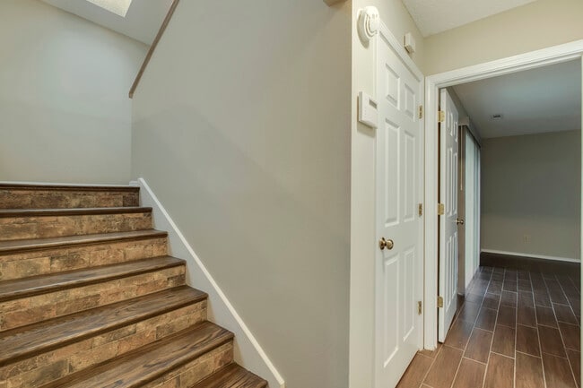 Building Photo - 205 Chota View Cir