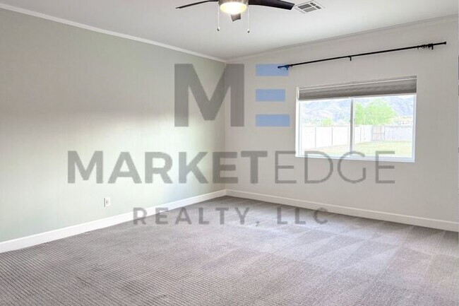 Building Photo - 4Bed/2Bath Home at 7th St/Baseline! JOIN T...