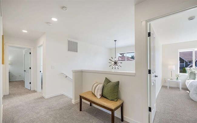 Building Photo - Beautiful 4 bedroom in Bonney Lake WA - Ap...