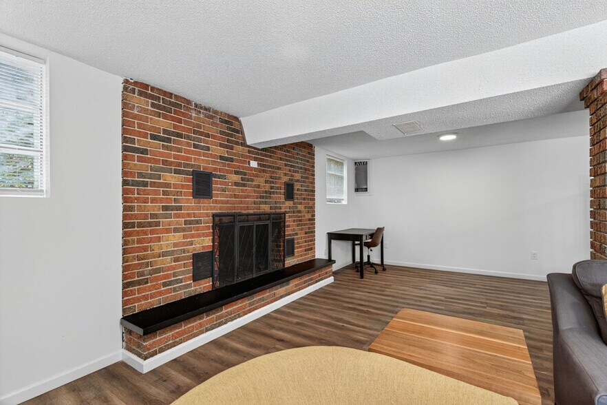 Building Photo - 2544 Spring Forest Rd