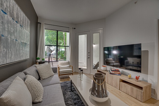 Building Photo - The Montrose