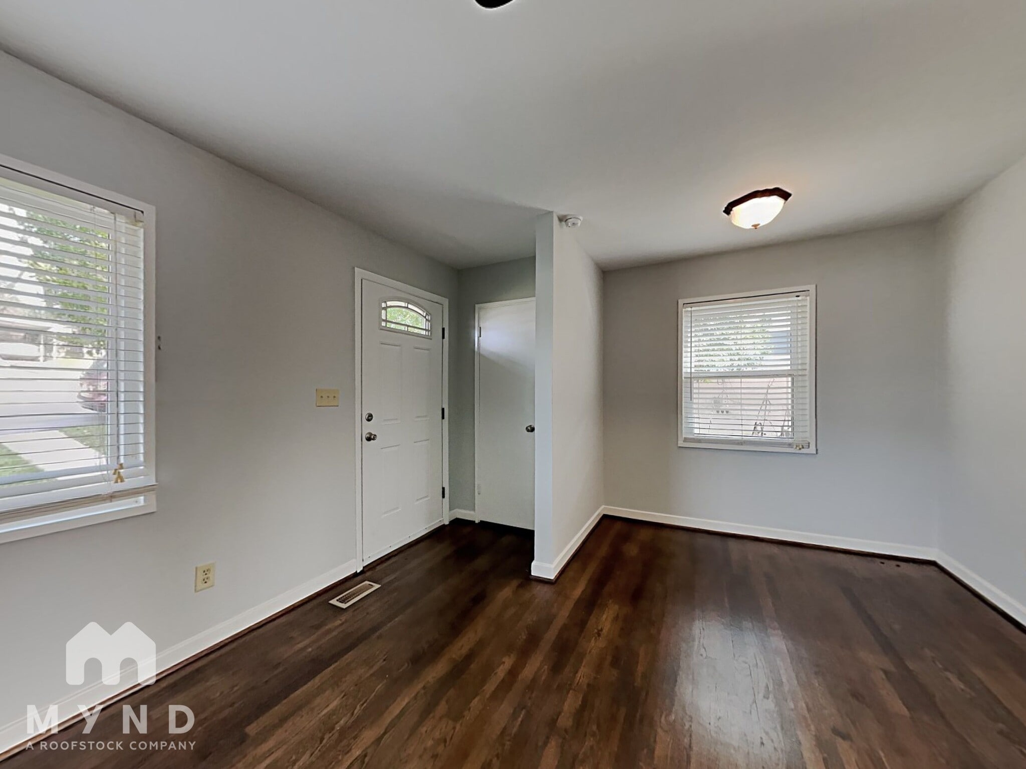 Building Photo - 8757 Sunset Dr