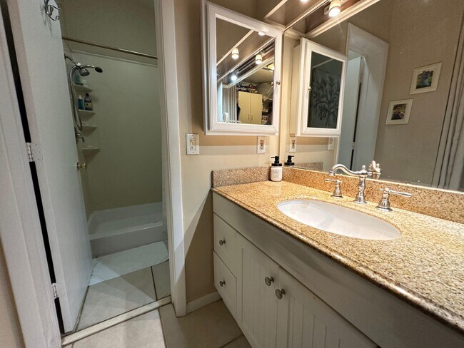 Building Photo - 4509 Carambola Cir S
