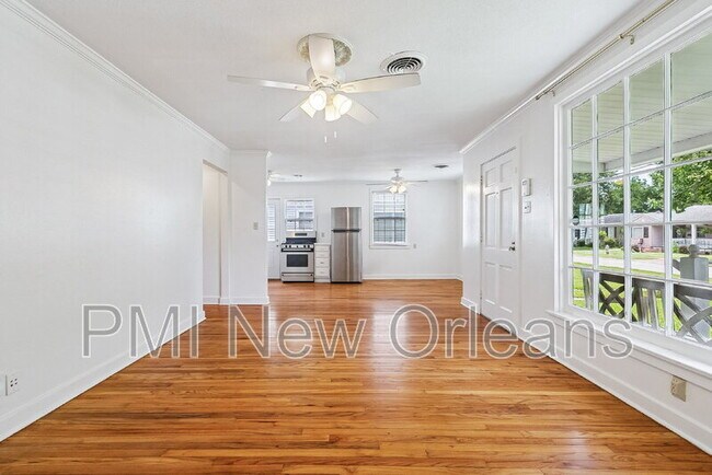 Building Photo - 12 Oaklawn Dr