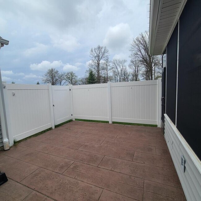 Building Photo - 3537 Westport Dr