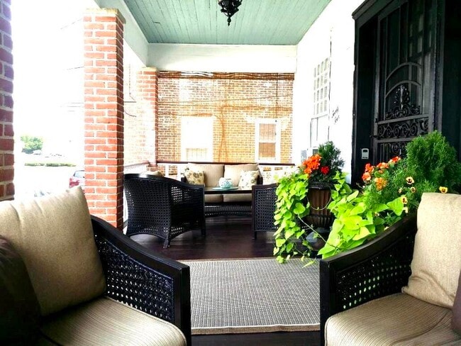 Building Photo - 24 S Vassar Square