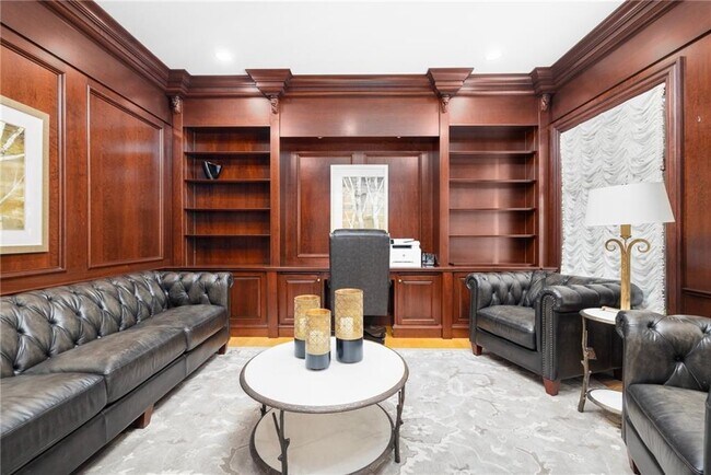 Building Photo - 524 Tillinghast Rd