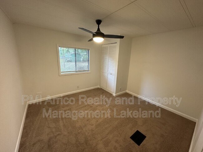 Building Photo - 5444 Jericho Ave