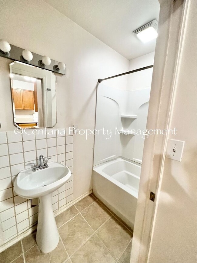 Building Photo - 1030 Antimony St