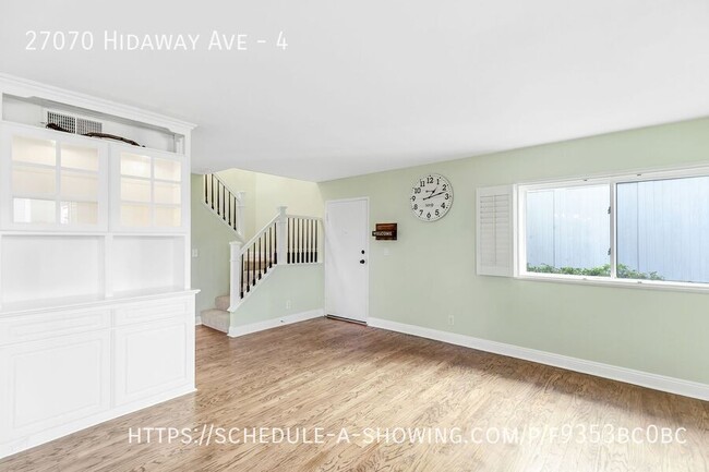 Building Photo - Beautiful 2 Bed + 1.5 Bath Townhome + Pati...