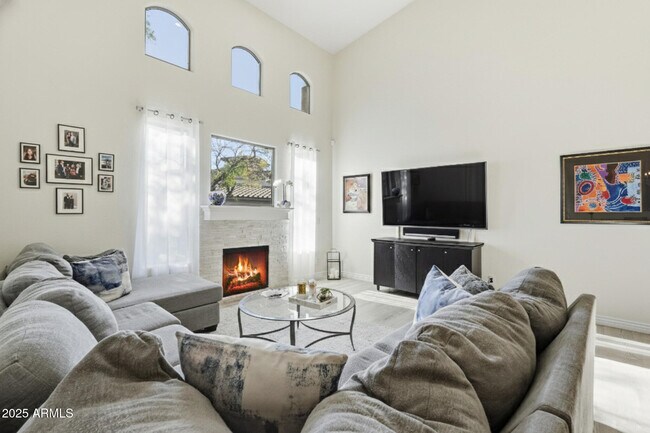 Building Photo - 20802 N Grayhawk Dr