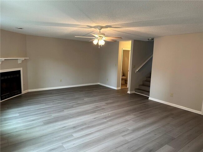 Building Photo - 1923 Cheatham Woods Dr SW