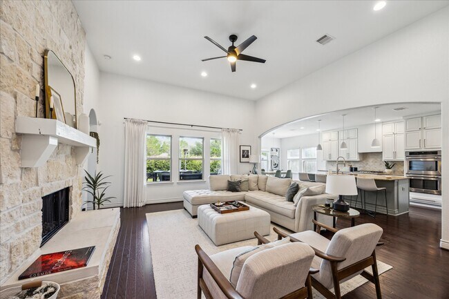 Building Photo - 3323 Emerald Valley Dr