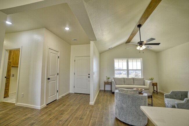 Building Photo - Brand New Home in Washington!