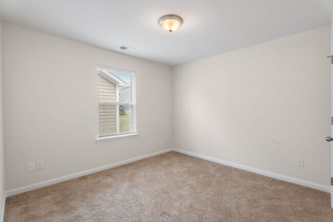 Building Photo - 317 Sportsman Dr