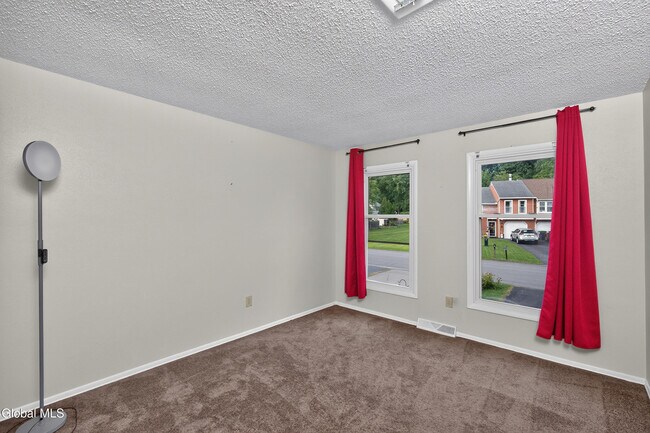 Building Photo - 3 Westchester Dr