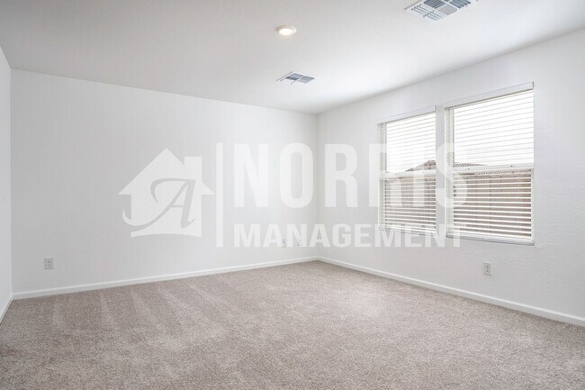 Building Photo - 1131 E Brookwood Dr