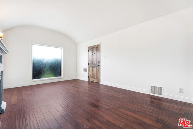 Building Photo - 2315 Cochran Ave