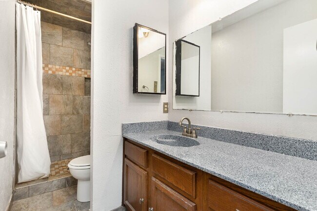 Building Photo - Great Entertaining Spaces!
