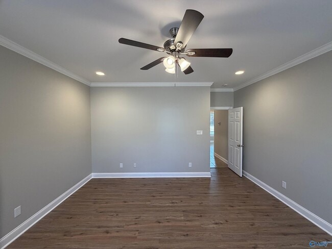 Building Photo - 945 Tracey Ln