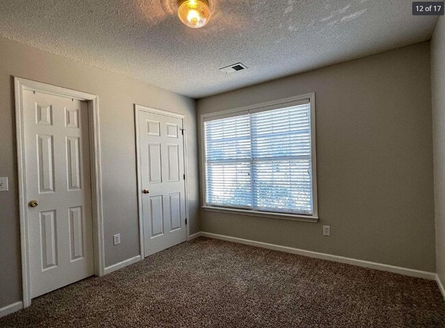 Building Photo - 128 Marshland Ln