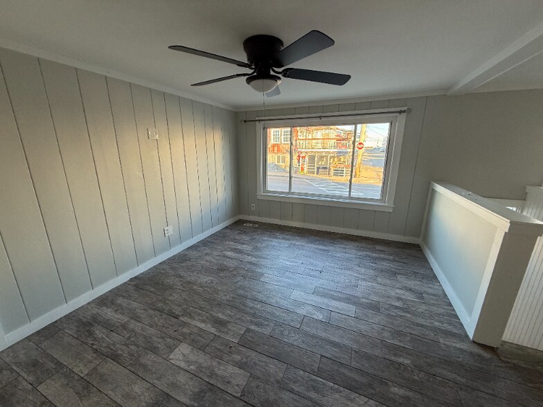 Building Photo - 140 Ashworth Ave