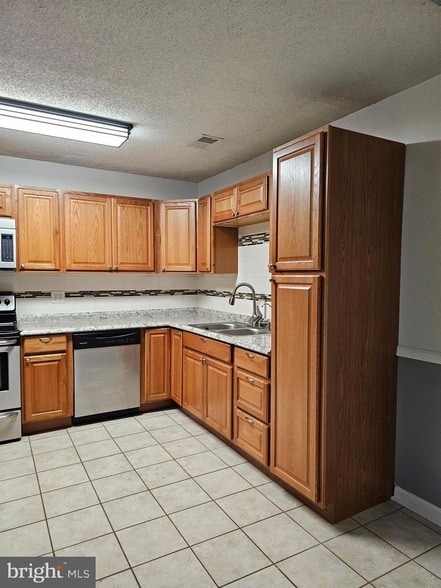 Building Photo - 726 Olde Greenwich Cir