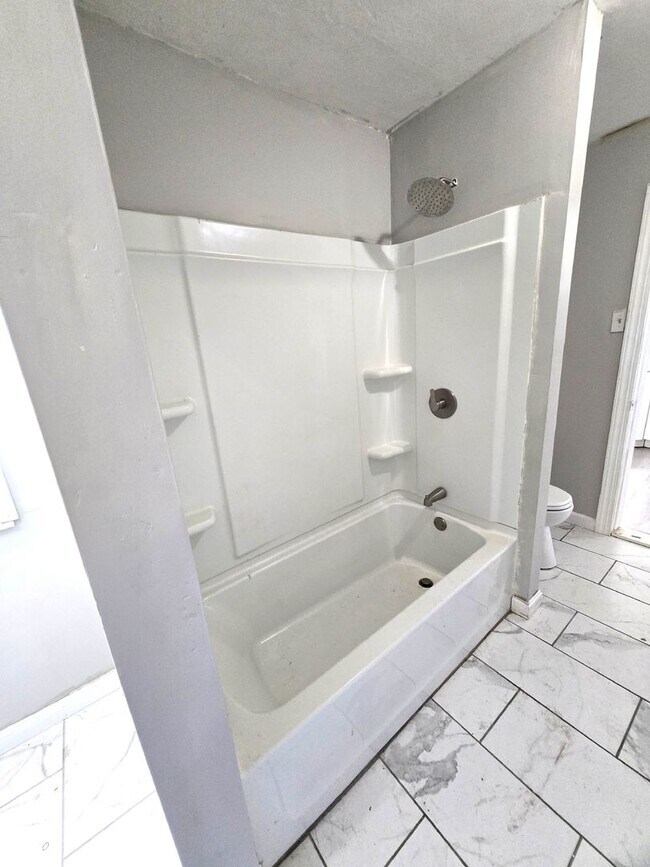 Building Photo - 150 Sisson St