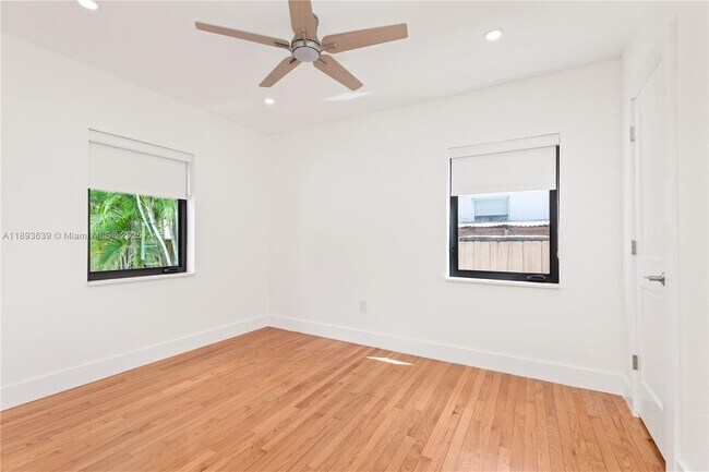 Building Photo - 6731 SW 33rd St
