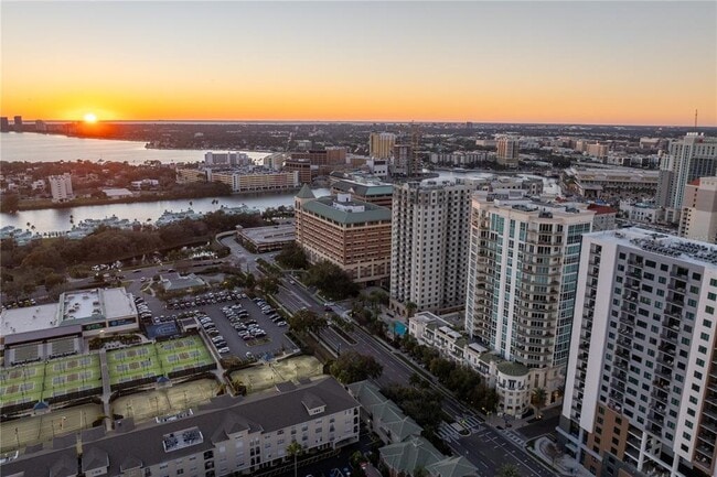 Building Photo - 450 Knights Run Ave