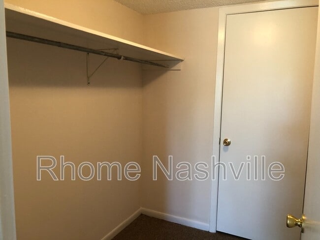 Building Photo - 515 Basswood Ave