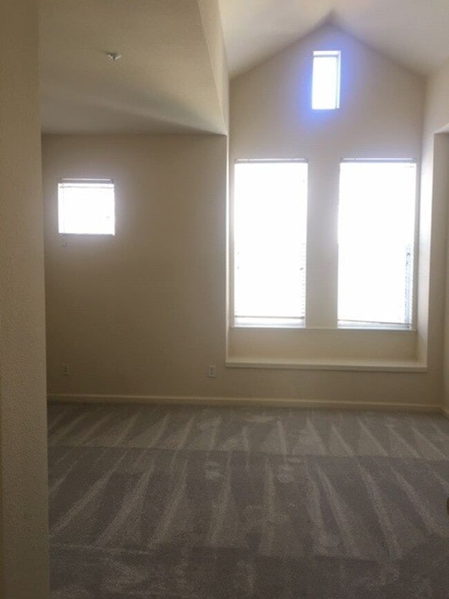 Building Photo - 3 Bedroom 2.5 Home in Whisman Station