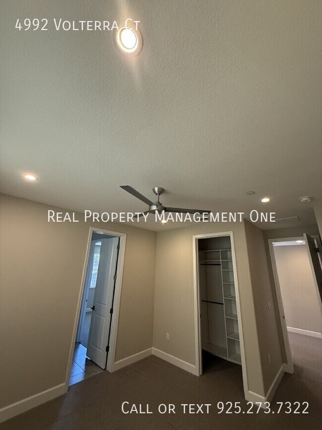 Building Photo - 4992 Volterra Ct