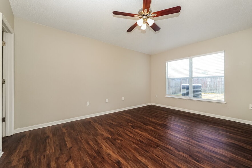 Building Photo - 30250 Rattana Ct