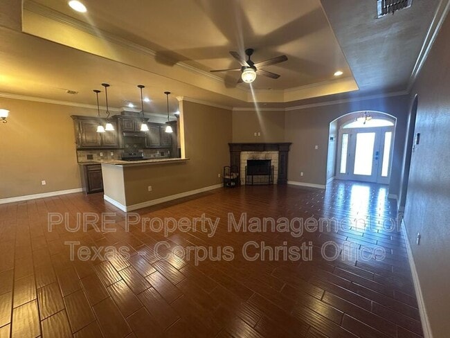 Building Photo - 6902 Anastasia Dr