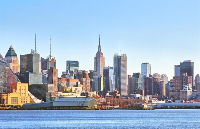 Building Photo - 276 Roslyn Ct