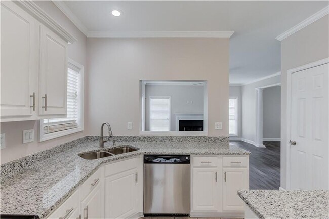 Building Photo - 3895 Kingsbrook Blvd