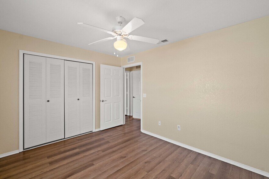 Building Photo - 801 Cape Cod Dr