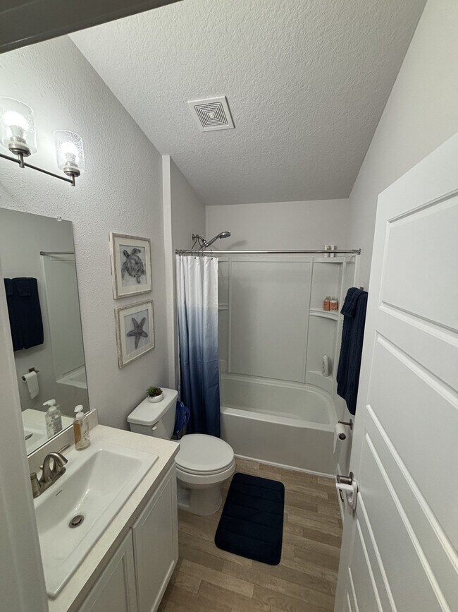 Building Photo - 9835 Olivia St